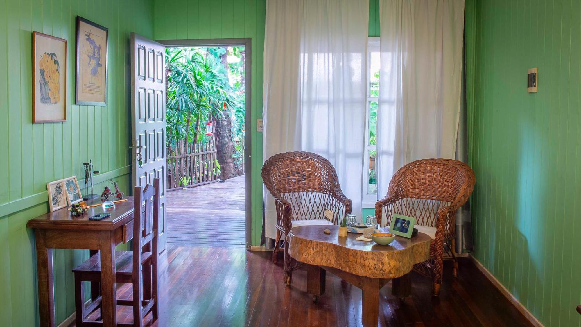 Secret Garden Iguazu Bed & Breakfast Puerto Iguazu Bagian luar foto